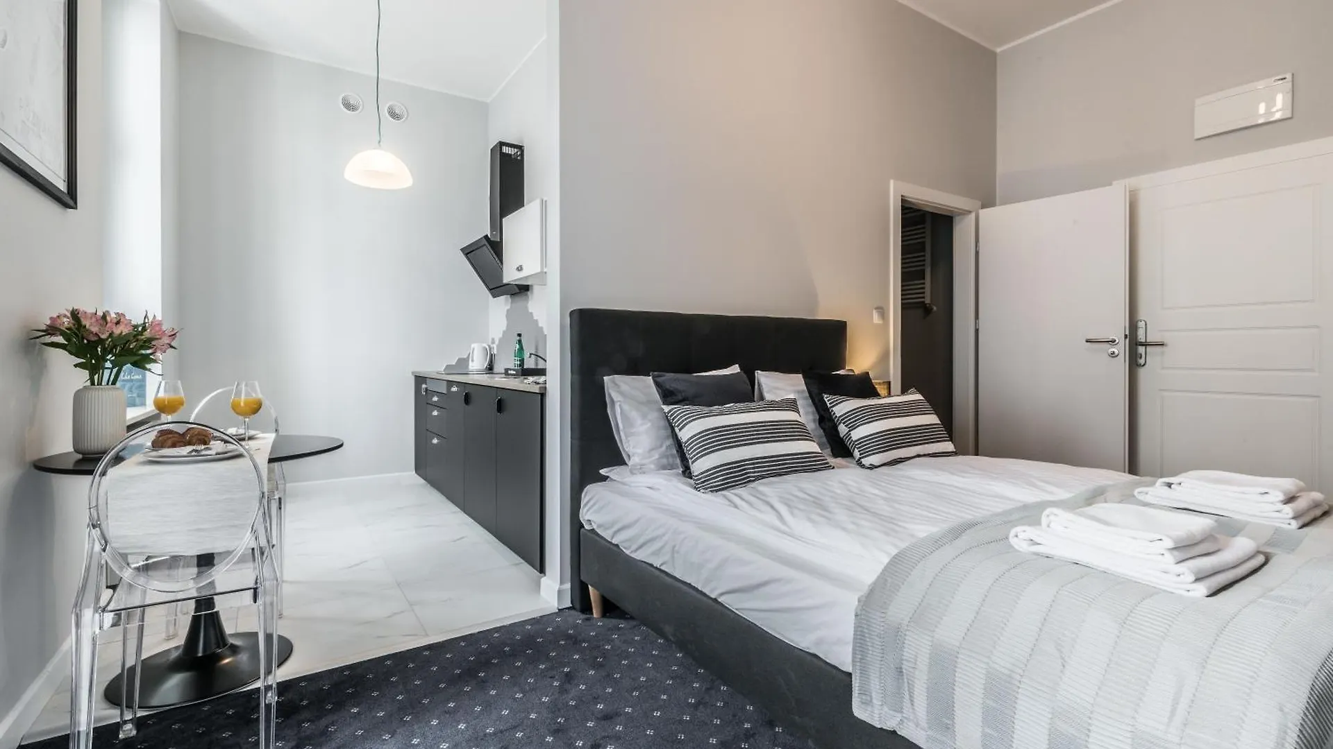 Serenity Aparthotels - Old Town Poznan By Friendly Apartments